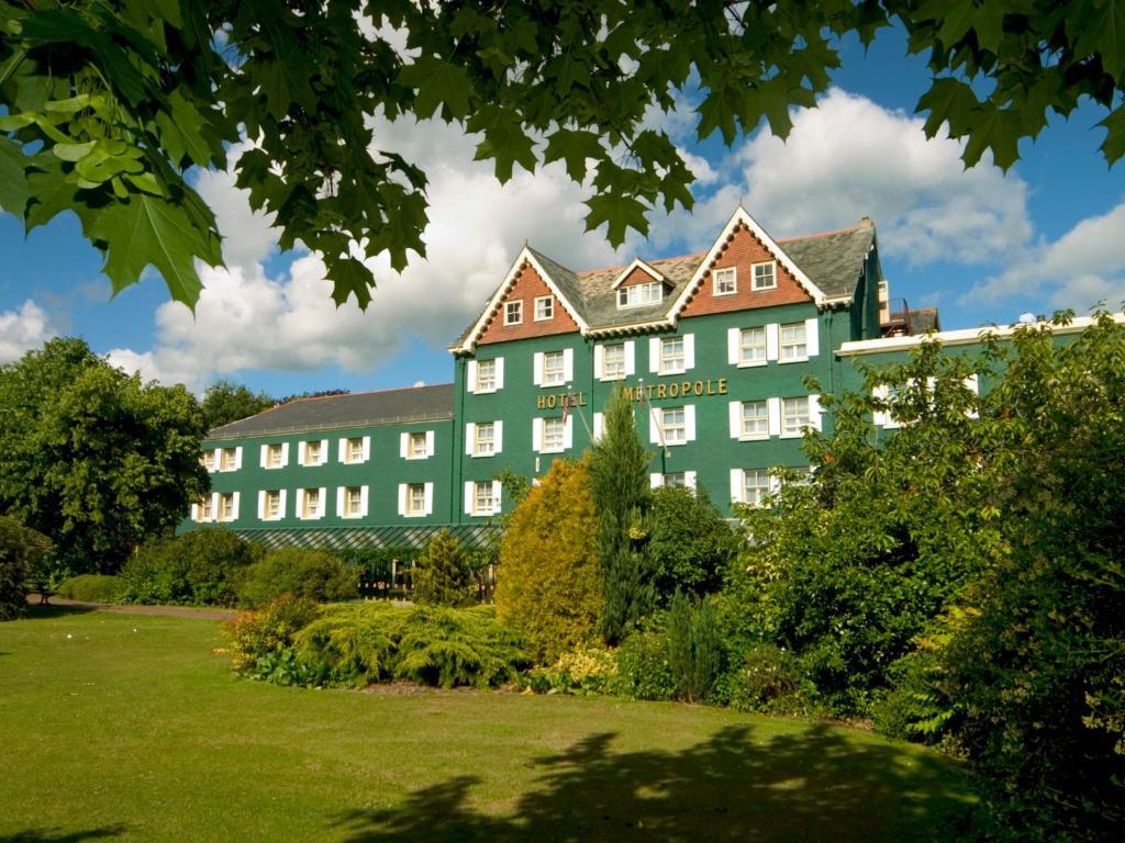 Metropole Hotel And Spa Ландриндод Уелс Екстериор снимка