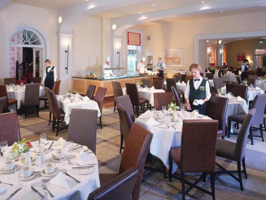 Metropole Hotel And Spa Ландриндод Уелс Ресторант снимка
